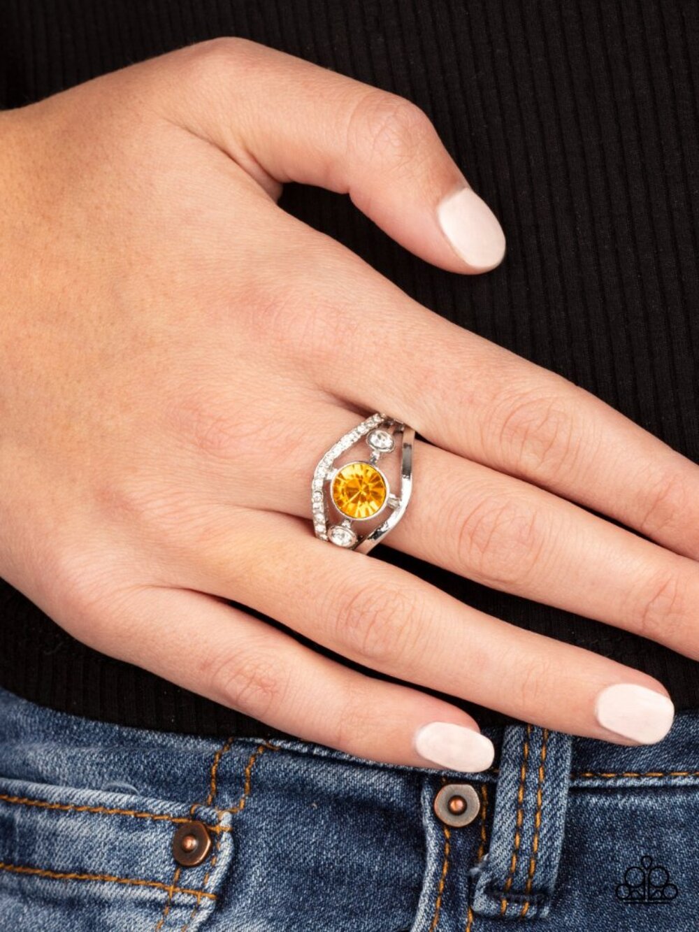 Paparazzi Ring (R111) - Picture 2 of 2